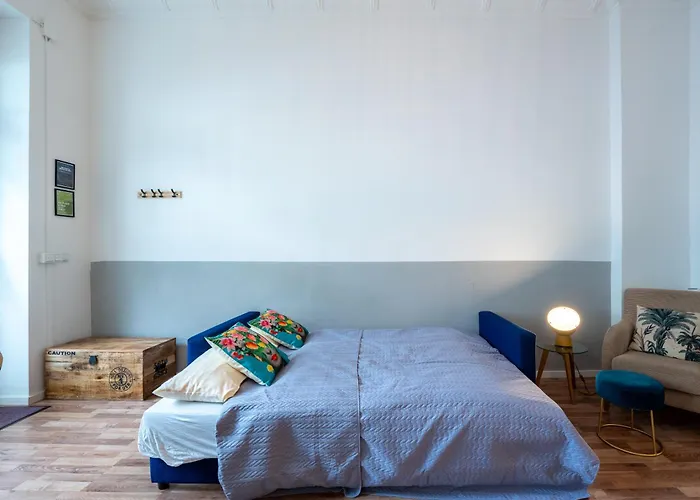 Modern, Central Flat With Workspace