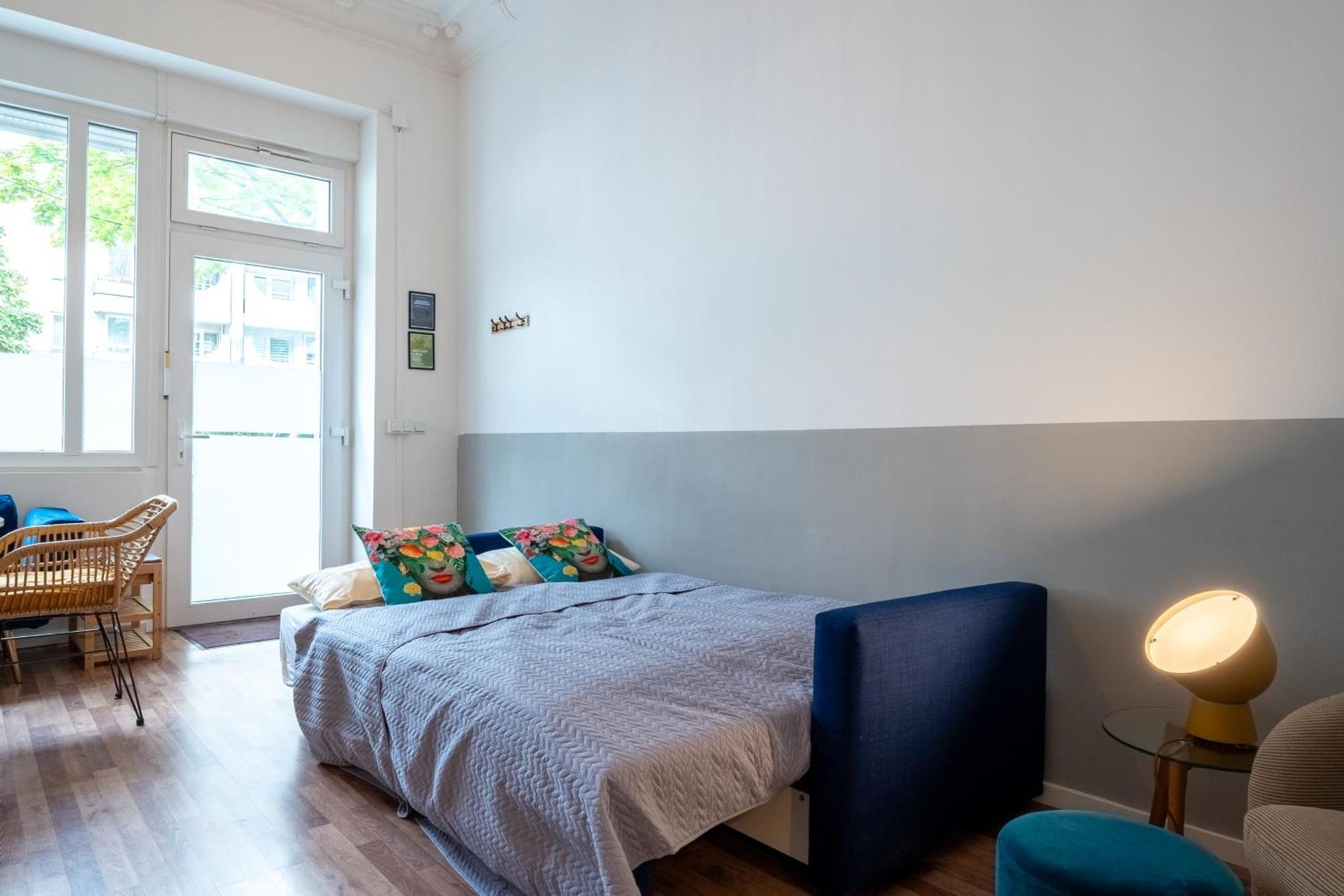 Apartment Modern, Flat With Workspace